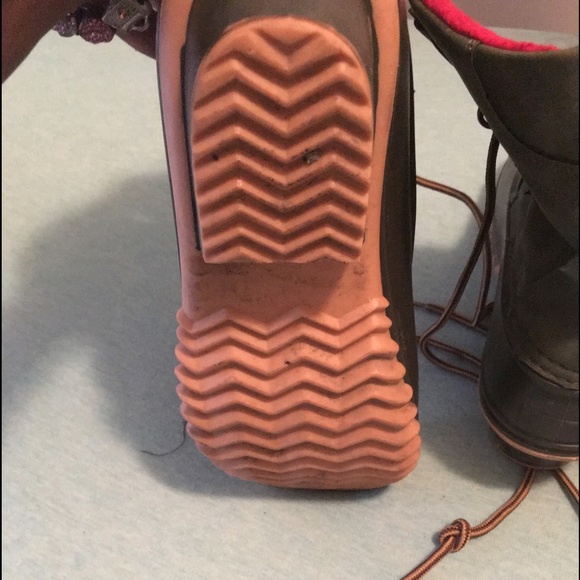 Booths - Picture 5 of 6